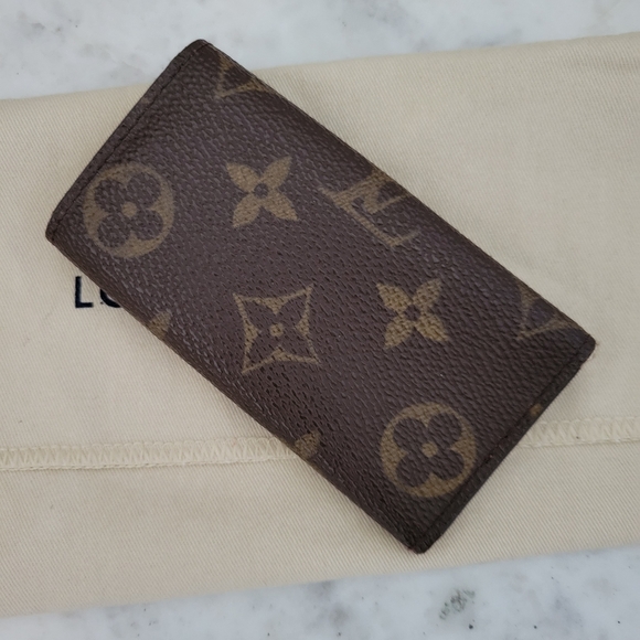 Louis Vuitton 6 keys holder. - Picture 2 of 8